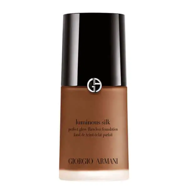 Giorgio Armani Luminous Silk Foundation. A dewy fresh foundation perfect for a no-makeup makeup look worn by Meghan Markle. 