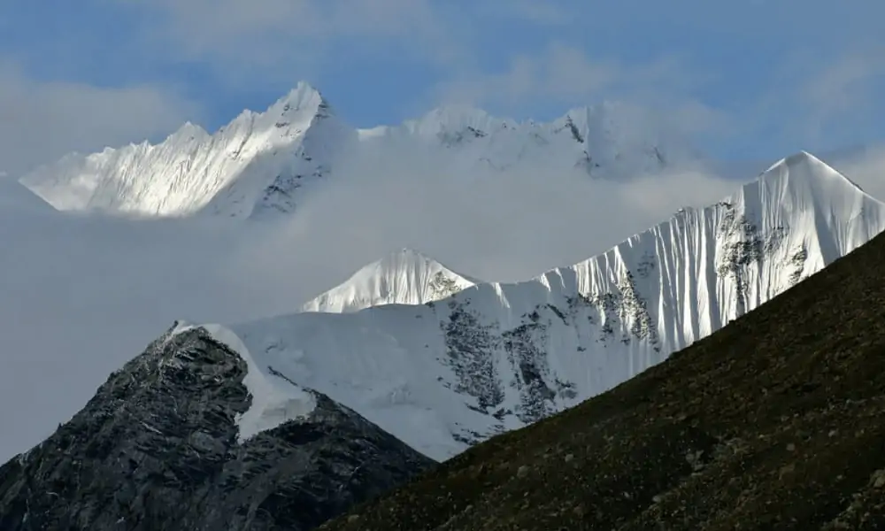 Picture of mountains with snow