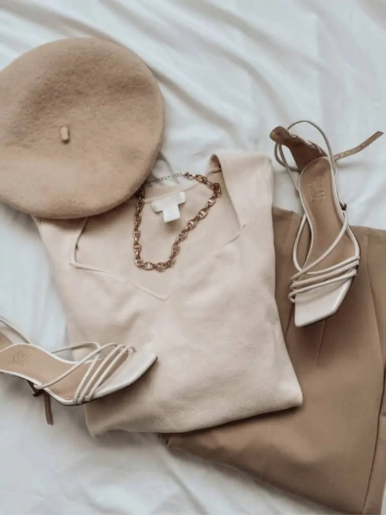 Curating Your Fall Wardrobe: Minimalist + Neutral Autumn Outfit