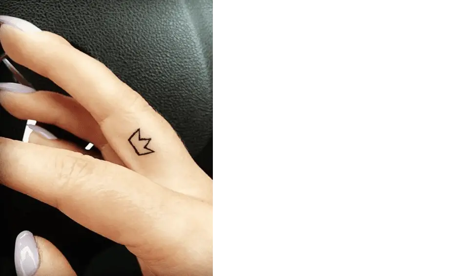 tattoo of crown on finger